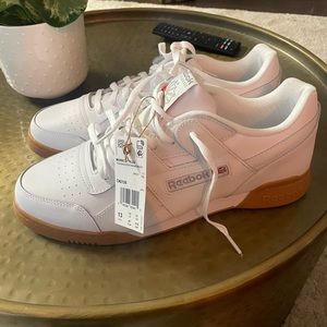 Men’s reebok workout shoe